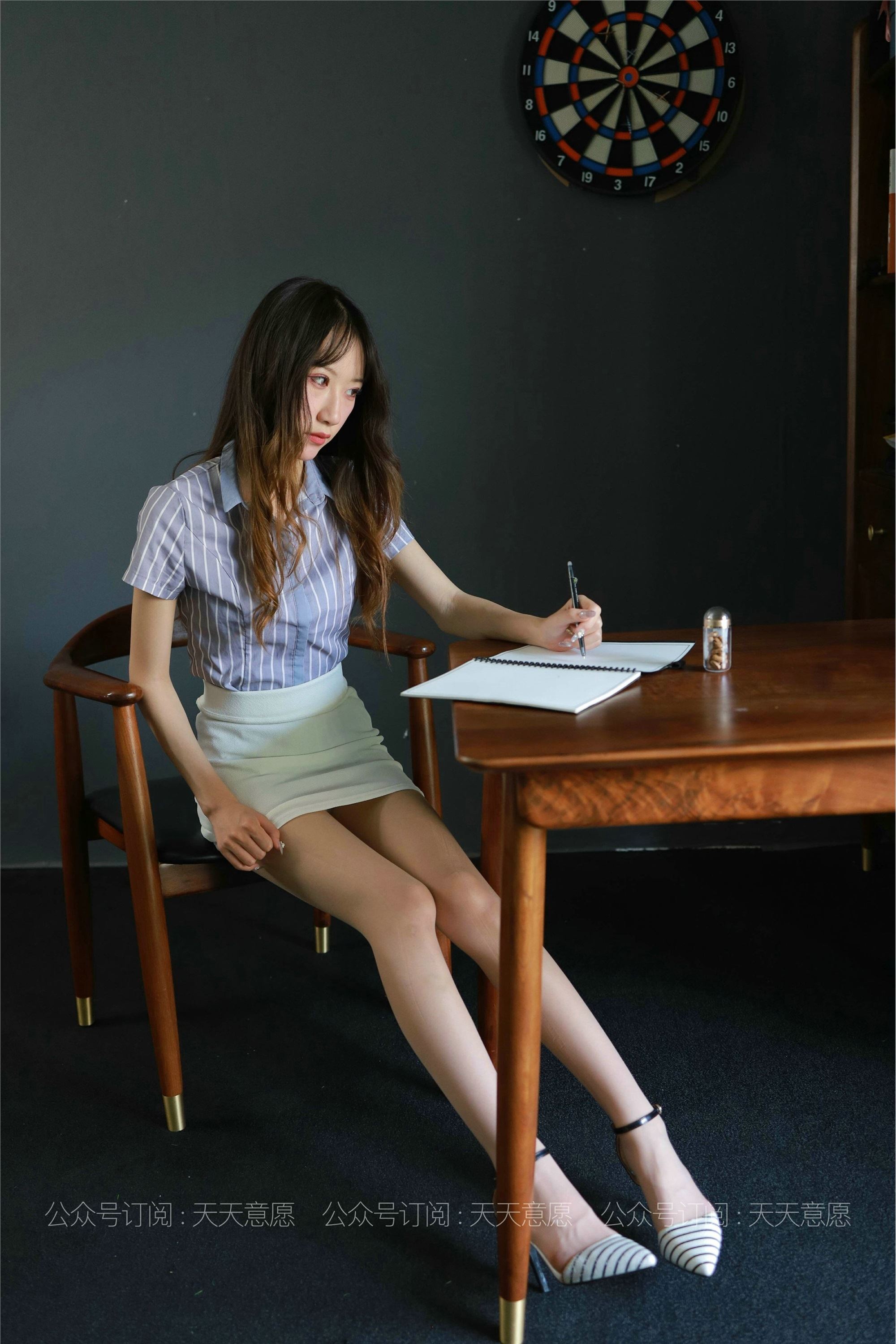 IESS异思趣向  2021.06.11 丝享家829：怡怡《长腿实习生》